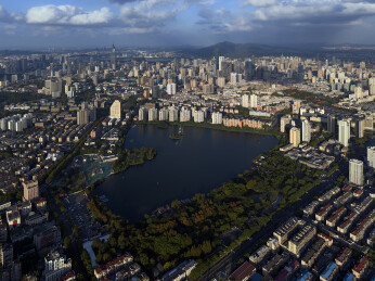 中国江苏南京莫愁湖航拍城市风光