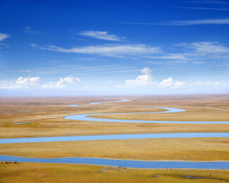 中国新疆巴音布鲁克草原通天河九曲十八弯