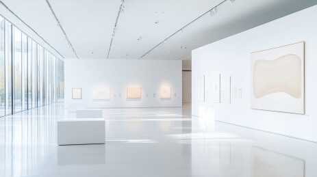 宽敞明亮的现代艺术展览馆