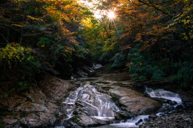 巴中市光雾山十八月潭景区