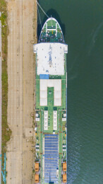 航拍停靠在港口的烟台大连渤海轮渡