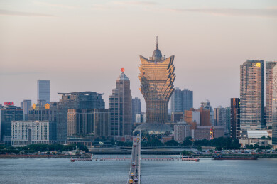 中国澳门地标新葡京海上城市风光
