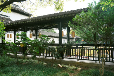 虹饮山房圣旨馆