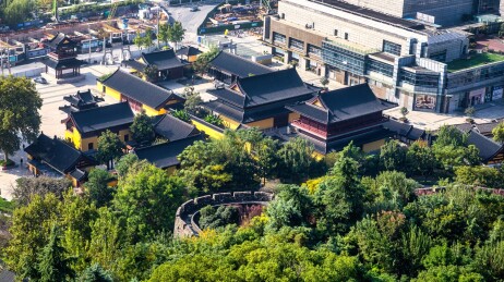 在阅江楼航拍南京静海寺