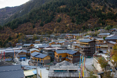 藏式村寨秋景，九寨沟树正寨