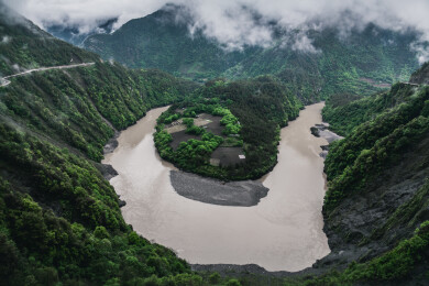 云南怒江州贡山县丙中洛怒江第一湾航拍风景
