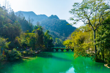 贵州荔波小七孔桥晴天航拍景观