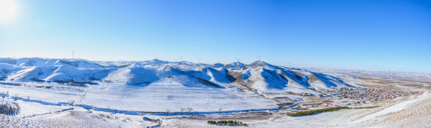 冬季内蒙古乌兰布统蓝天白云雪景