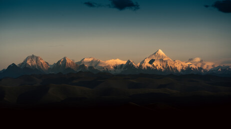 中国四川川西鱼子西贡嘎雪山