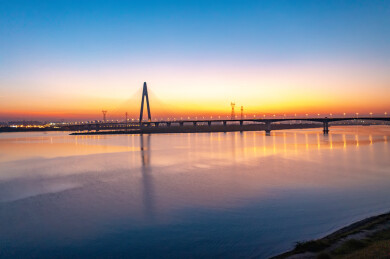 航拍湖南长沙香炉州大桥夜景风光
