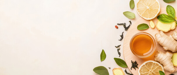 姜茶与柠檬、薄荷和生姜的组合