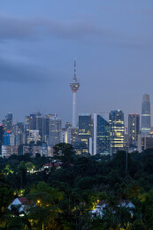 马来西亚吉隆坡莫迪卡石油双子塔日落夜景