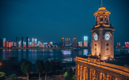 武汉地标建筑，江汉关大楼的黄昏与夜景