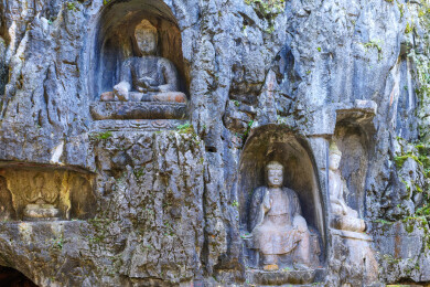 杭州西湖飞来峰景区石壁佛像