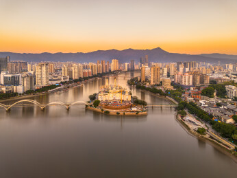 夕阳下的福州中洲岛