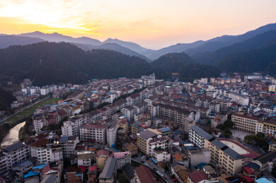 航拍湖南株洲炎陵县城景观