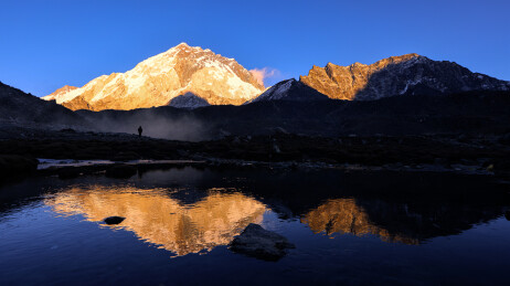 尼泊尔EBC徒步喜马拉雅山脉日照金山
