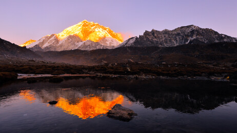 尼泊尔EBC徒步喜马拉雅山脉日照金山