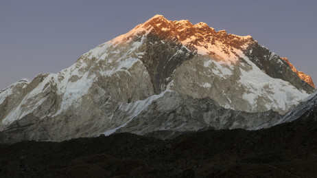 尼泊尔EBC徒步喜马拉雅山脉日照金山