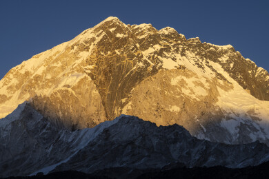 尼泊尔EBC徒步喜马拉雅山脉日照金山