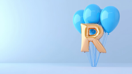 金色字母R与蓝色气球