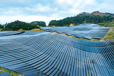 中国广西藤县桃花金矿废弃矿区建光伏电站
