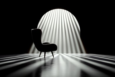 光影下的单人扶手椅