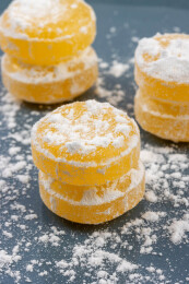 酸柠檬味硬质糖果