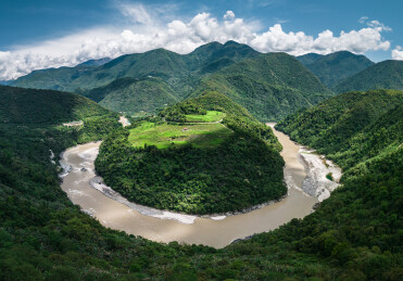 中国西藏林芝墨脱县果果塘大转弯航拍风光