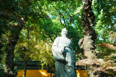 天平山范仲淹雕像