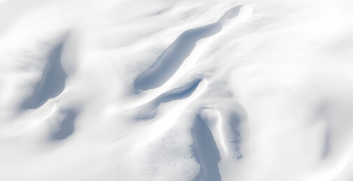 雪覆山脉场景