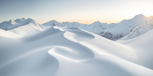 雪覆山脉场景