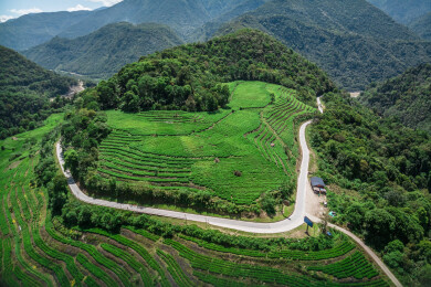 中国西藏墨脱县G219派墨公路雅鲁藏布峡谷航拍