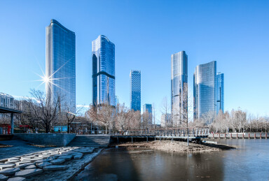 北京朝阳区大望京公园内远眺望京CBD