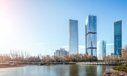 北京朝阳区大望京公园内远眺望京CBD