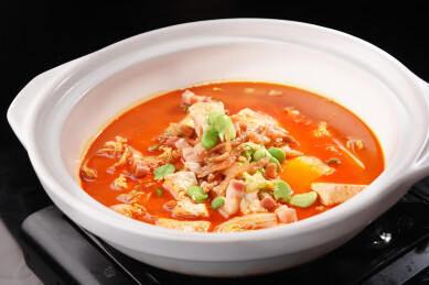 红汤咸肉老豆腐砂锅煲实拍