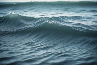 波涛汹涌的海面