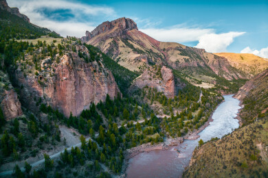 青海杂多县昂赛大峡谷澜沧江源头航拍风光