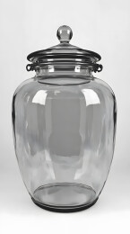 优雅玻璃罐配有精致盖子