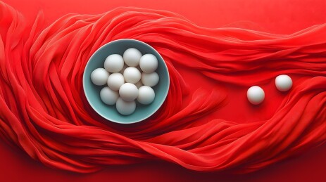 红绸上的白鸡蛋