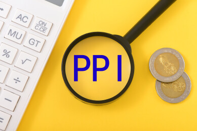 金融办公用品上的放大镜印着字母PPI