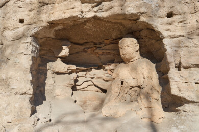 山西大同云冈石窟景点的佛像