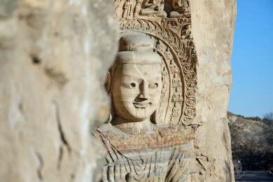 山西大同云冈石窟景点的佛像