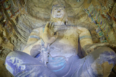 山西大同云冈石窟景点的佛像