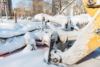大年三十暴雪后的沈阳街道，城市，扫雪器械