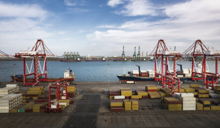 智慧港口集装箱码头城市工业科技风光航拍