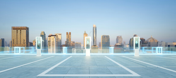 停车场拥有电子车充电桩与美丽的城市景色