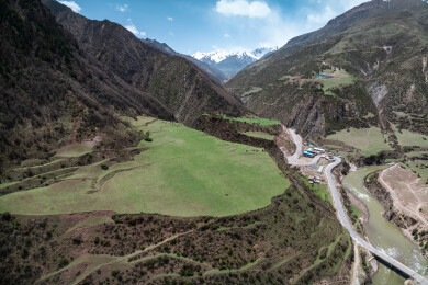 中国西藏G317川藏北线公路巴青自然风光