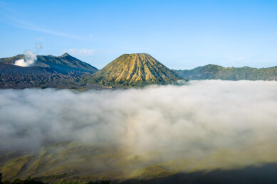 印度尼西亚泗水布罗莫火山清晨日出风景