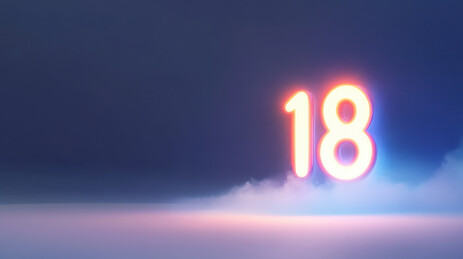 18号在夜空中的光芒